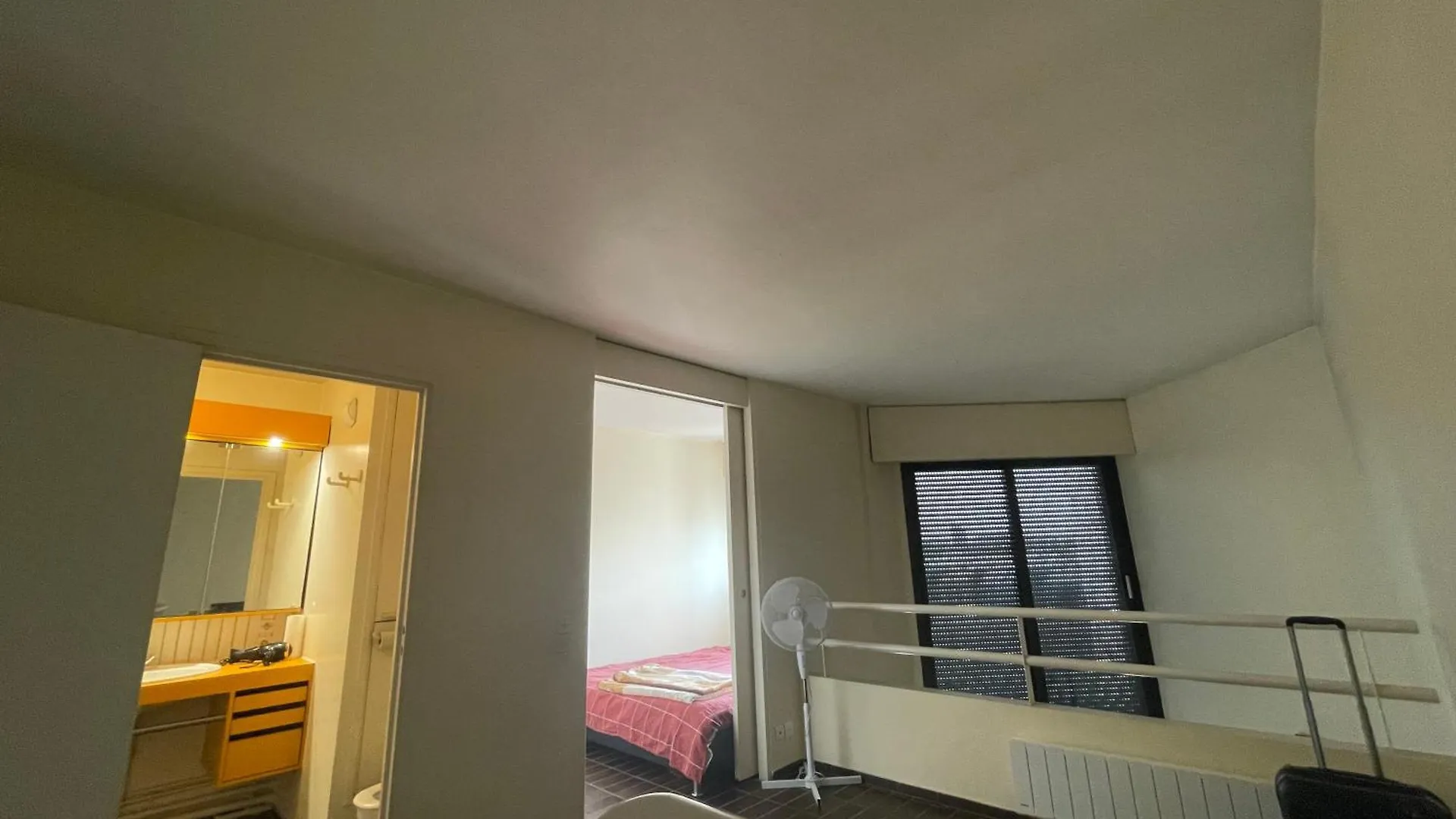 Habitación en casa particular Etage D'un Duplex Au 17eme Arr De , Vue Sur Le Defense, A 10min Des Champs Elysee