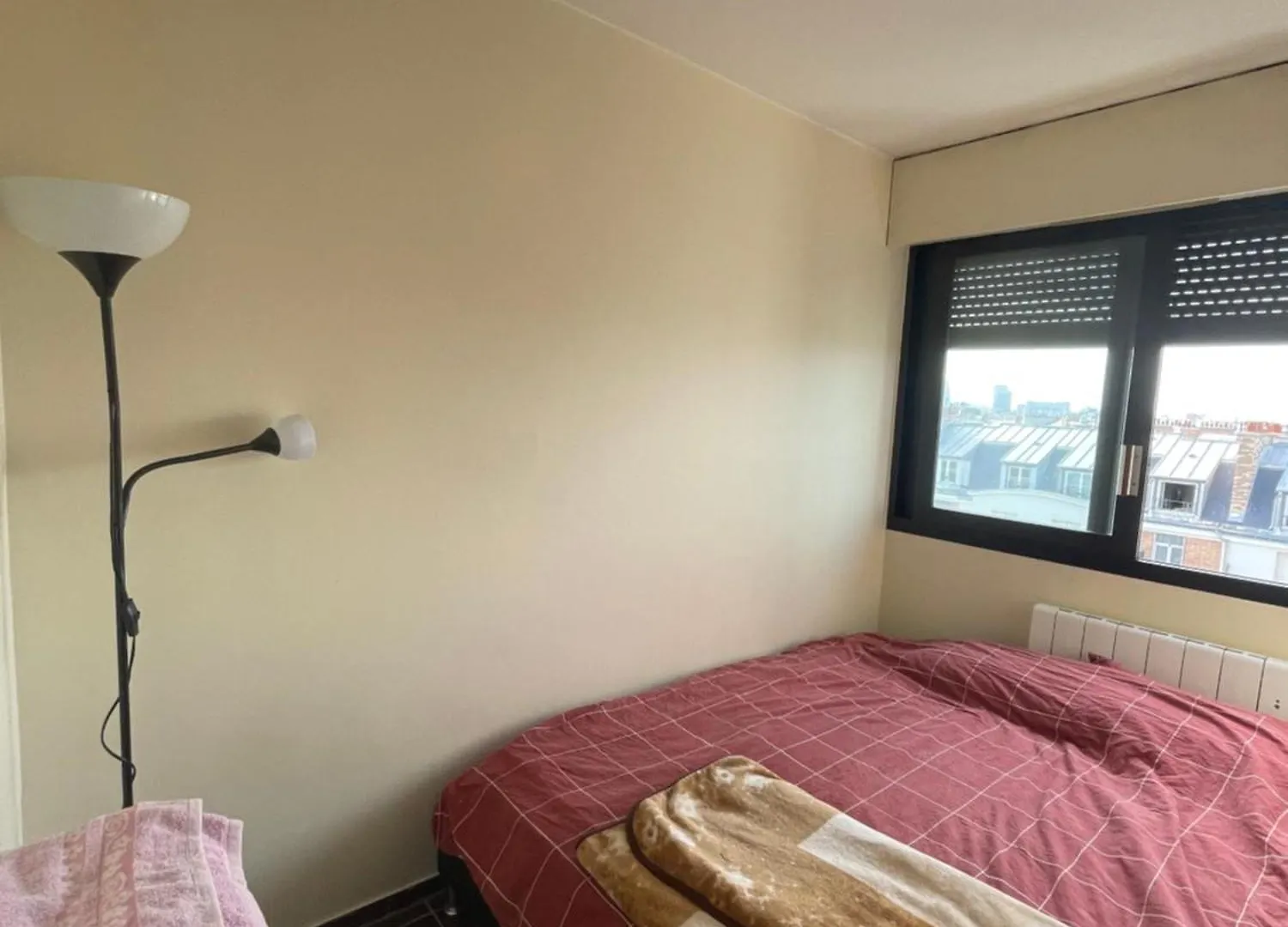 Etage D'un Duplex Au 17eme Arr De , Vue Sur Le Defense, A 10min Des Champs Elysee *